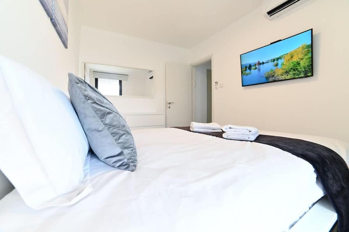 L.T.D- My View. 2 Bedroom Apartment By The Lake. Tiberiade Esterno foto